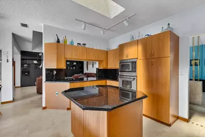 5044 NW 81st Avenue, Coral Springs, FL 33067 - Photo 17