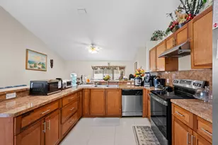 16146 NW 14th Ct, Pembroke Pines, FL 33028 - Photo 17