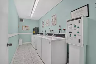 298 SW 6th St, Boca Raton, FL 33432 - Photo 17