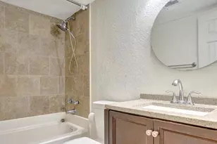 2400 NE 33rd Ave, Fort Lauderdale, FL 33305 - Photo 21