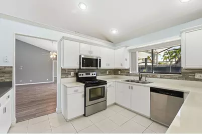 9284 Laurel Green Drive, Boynton Beach, FL 33437 - Photo 15