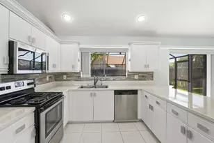 9284 Laurel Green Dr, Boynton Beach, FL 33437 - Photo 15
