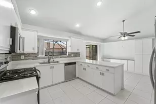 9284 Laurel Green Dr, Boynton Beach, FL 33437 - Photo 17