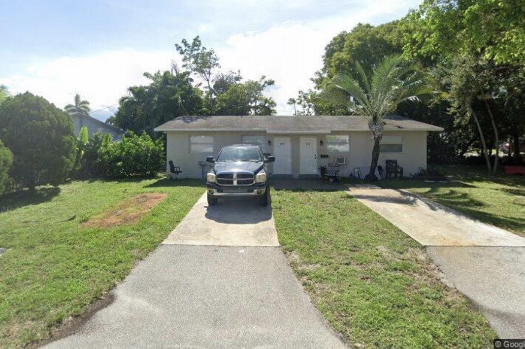 4951 SW 26th Ave #1-2 main architectural view