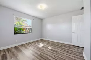 2001 A E Isaacs Ave, West Palm Beach, FL 33407 - Photo 15