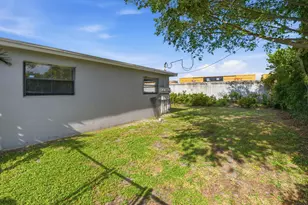 2001 A E Isaacs Ave, West Palm Beach, FL 33407 - Photo 23