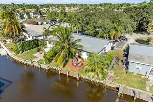 2456 SW Hideaway Ln, Stuart, FL 34994 - Photo 9