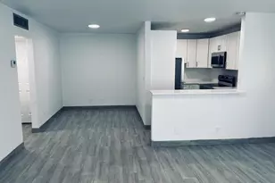 930 N 14th Ct, Hollywood, FL 33020 - Photo 9