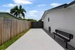 3141 NE 14th Ave, Pompano Beach, FL 33064 - Photo 37