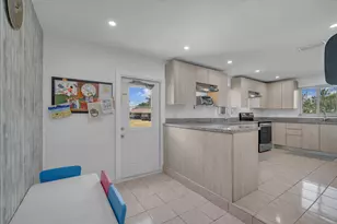 7321 Cody St, Hollywood, FL 33024 - Photo 7