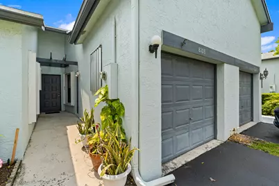 8108 NW 100th Lane, Tamarac, FL 33321 - Photo 3