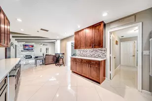 574 Juniper Pl, Wellington, FL 33414 - Photo 25