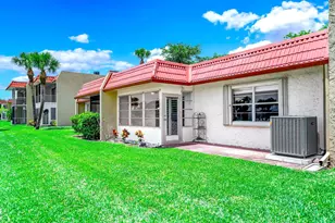 154 Lake Dora Dr, West Palm Beach, FL 33411 - Photo 7