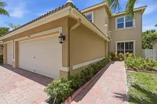 3956 Torres Cir, West Palm Beach, FL 33409 - Photo 9