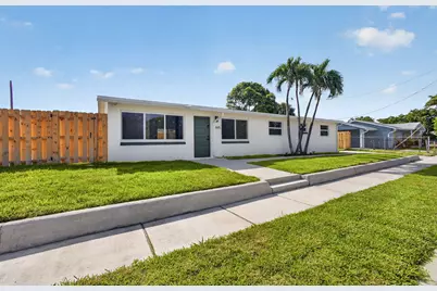 665 W 7th Street, Riviera Beach, FL 33404 - Photo 5