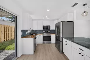 665 W 7th St, Riviera Beach, FL 33404 - Photo 15