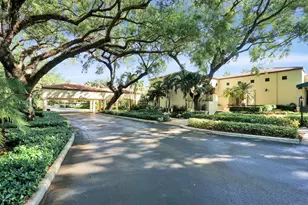 9230 Lagoon Pl, Davie, FL 33324 - Photo 23