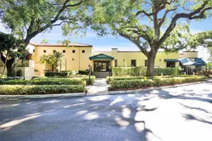 9230 Lagoon Pl, Davie, FL 33324 - Photo 25