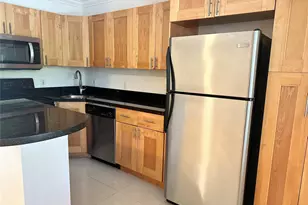 660 NE 11th Ave, Fort Lauderdale, FL 33304 - Photo 3