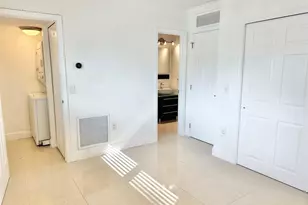 660 NE 11th Ave, Fort Lauderdale, FL 33304 - Photo 9