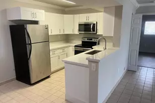 450 W Palm Cir Circle W, Pembroke Pines, FL 33025 - Photo 3