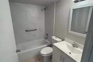 450 W Palm Cir Circle W, Pembroke Pines, FL 33025 - Photo 7