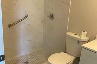 450 W Palm Cir Circle W, Pembroke Pines, FL 33025 - Photo 9