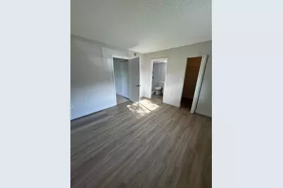 450 W Palm Cir Circle W #103, Pembroke Pines, FL 33025 - Photo 11