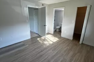 450 W Palm Cir Circle W, Pembroke Pines, FL 33025 - Photo 11