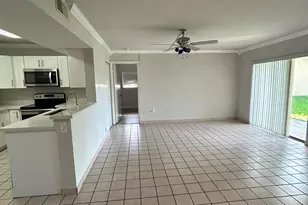 450 W Palm Cir Circle W, Pembroke Pines, FL 33025 - Photo 9