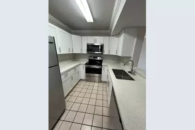 450 W Palm Cir Circle W #103, Pembroke Pines, FL 33025 - Photo 3