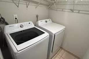 450 W Palm Cir Circle W, Pembroke Pines, FL 33025 - Photo 5