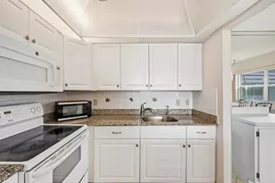 383 Saxony Ln, Delray Beach, FL 33446 - Photo 11