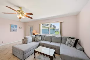 383 Saxony Ln, Delray Beach, FL 33446 - Photo 7