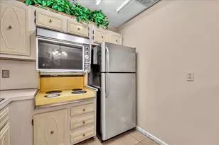 180 Cypress Club Dr, Pompano Beach, FL 33060 - Photo 23