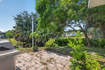 170 Maple Avenue W, Palm Beach Gardens, FL 33410 - Photo 41