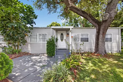 170 Maple Avenue W, Palm Beach Gardens, FL 33410 - Photo 5