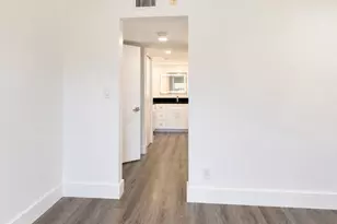 3930 Oaks Clubhouse Dr, Pompano Beach, FL 33069 - Photo 11