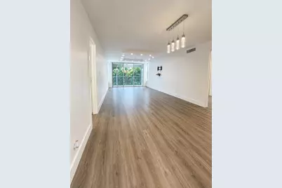 3930 Oaks Clubhouse Drive #303, Pompano Beach, FL 33069 - Photo 5