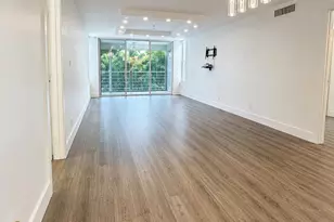3930 Oaks Clubhouse Dr, Pompano Beach, FL 33069 - Photo 5
