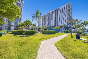 18181 NE 31st Ct, Aventura, FL 33160 - Photo 23