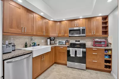 3960 Oaks Clubhouse #110, Pompano Beach, FL 33069 - Photo 5