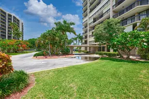 2425 Presidential Way, West Palm Beach, FL 33401 - Photo 39