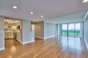 2425 Presidential Way, West Palm Beach, FL 33401 - Photo 19