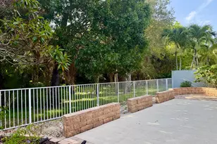 198 Hampton Cir, Jupiter, FL 33458 - Photo 9
