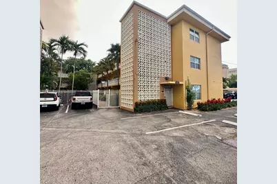 815 Middle River Drive #110, Fort Lauderdale, FL 33304 - Photo 3