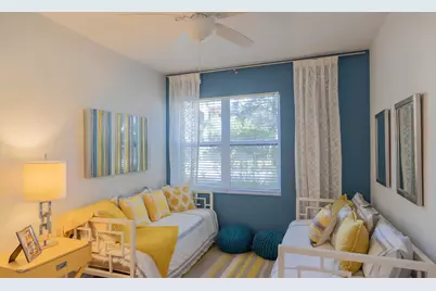 1517 Cameron Samuel Lane, West Palm Beach, FL 33401 - Photo 9