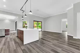 5718 NW 50th Dr, Coral Springs, FL 33067 - Photo 29