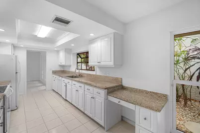 5635 Kiowa Circle, Boynton Beach, FL 33437 - Photo 9