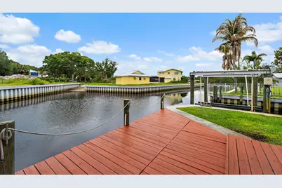 715 SW Rustic Circle, Stuart, FL 34997 - Photo 7